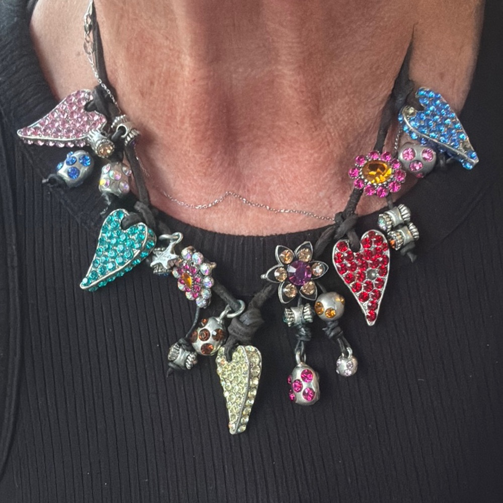 Rodrigo OTAZU vintage heart necklace on leather.